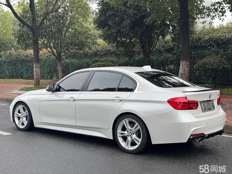 BMW 3 Series 2018 immagine di auto #9