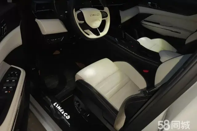 Lynk & Co 01 EM-P 2022 car image #9