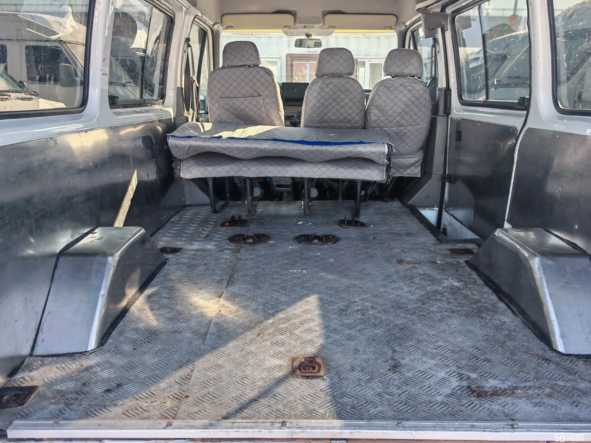 Ford Transit Classic 2010 car image #9