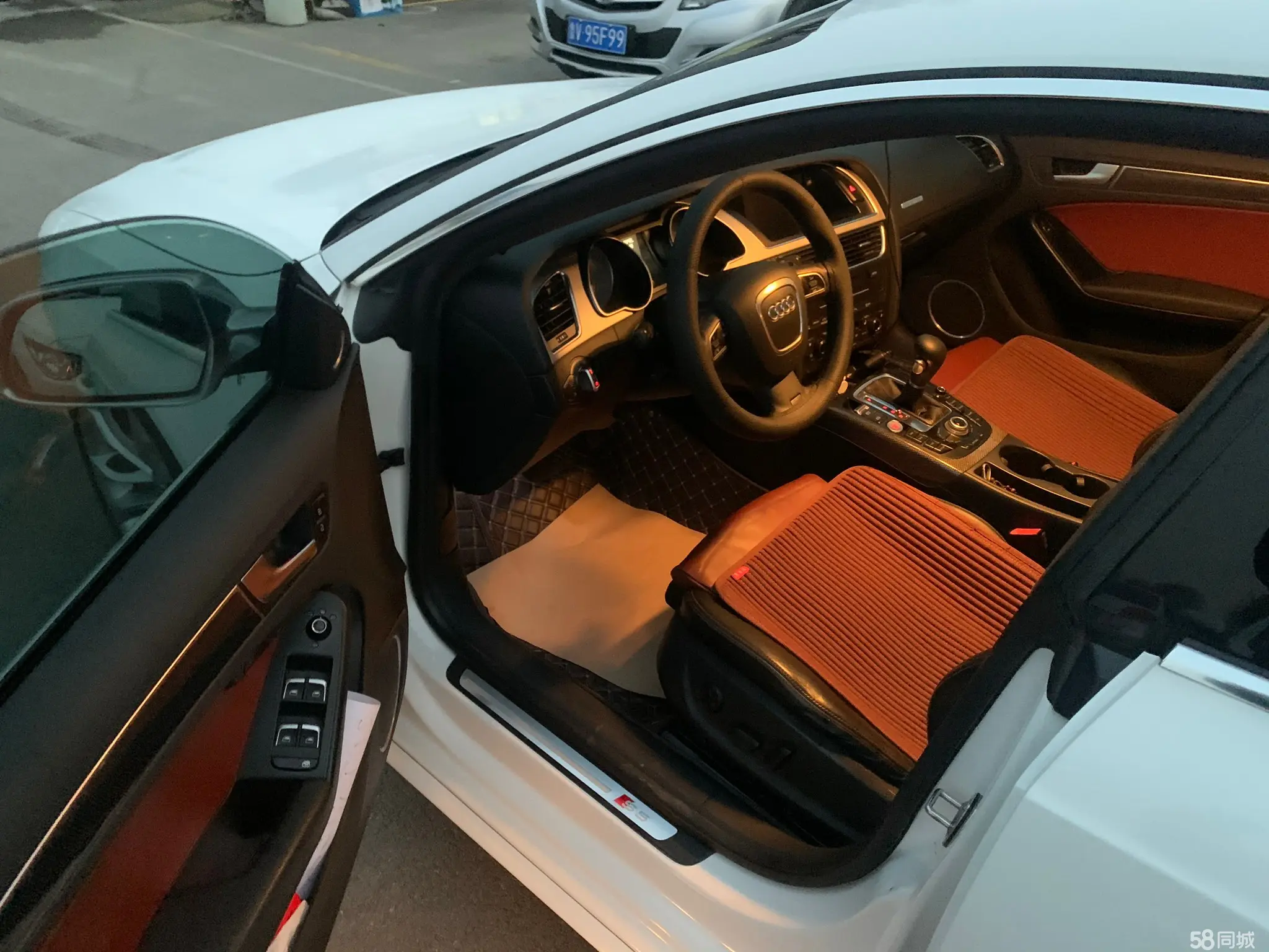 Audi S5 2011 car image #9