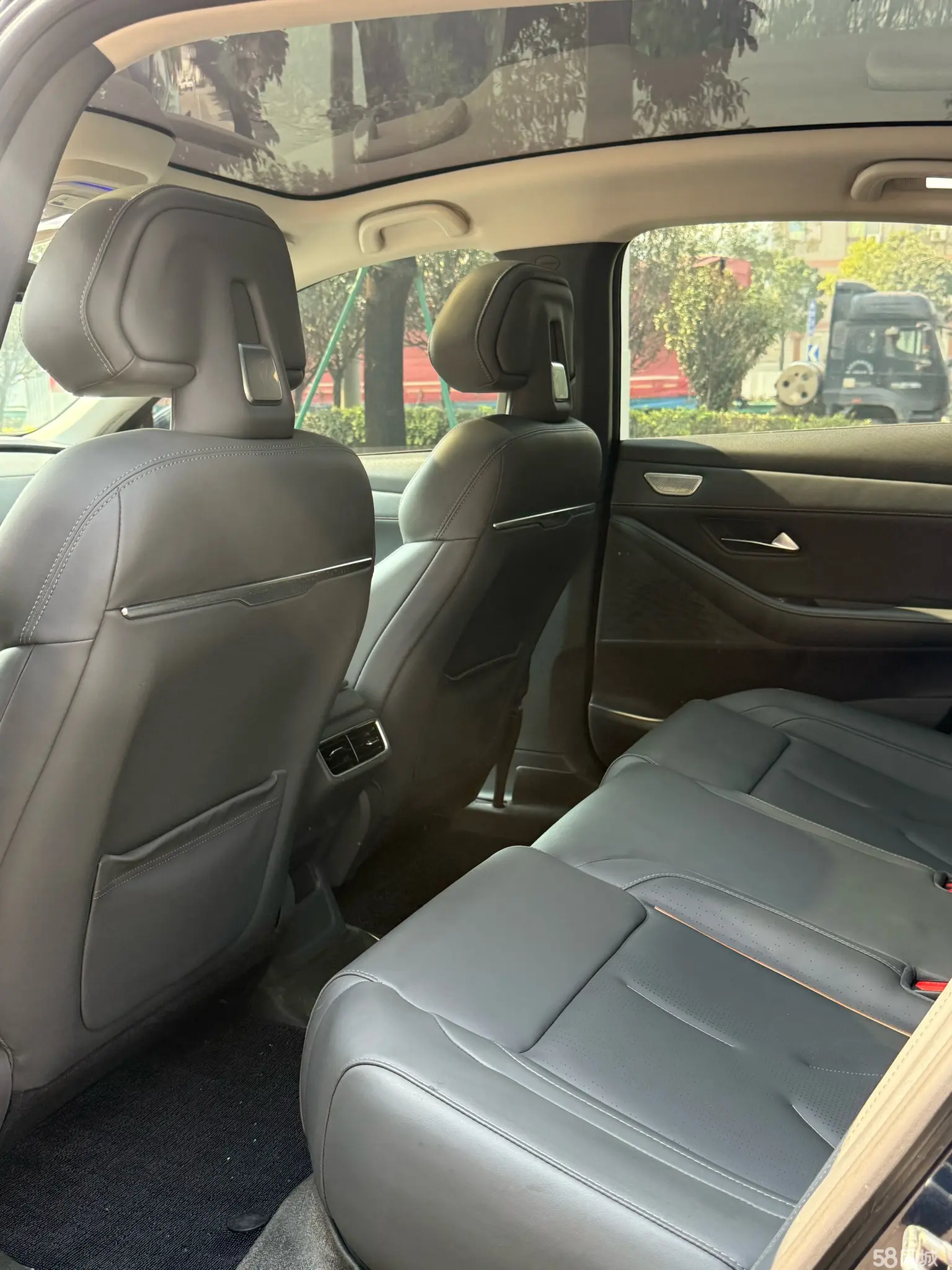 Deepal SL03 2022 #9 Deepal SL03 2022 car image #9