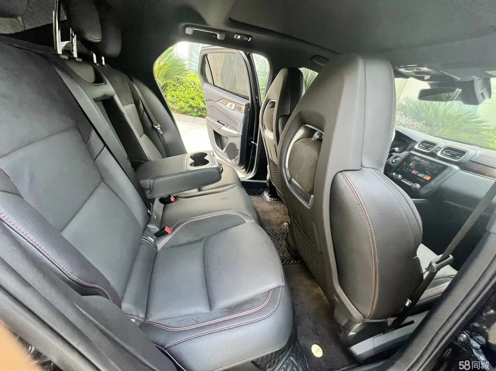 Lynk & Co 03 2019 car image #9