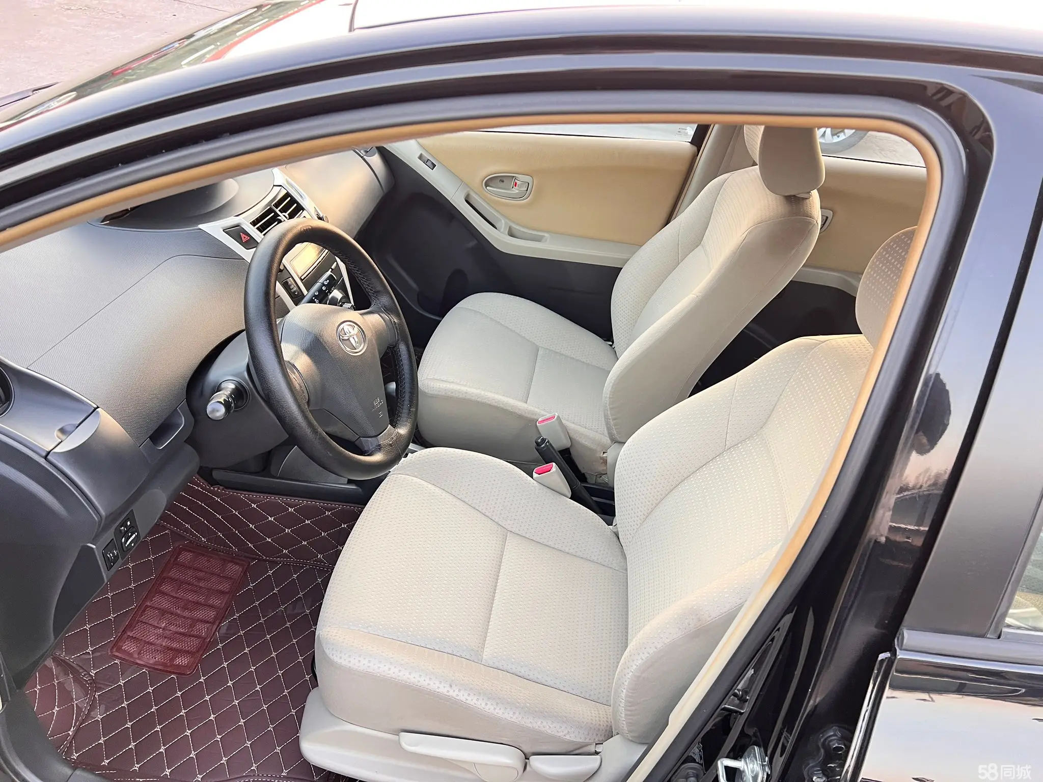 Toyota Yaris 2010 imagem de carro #9