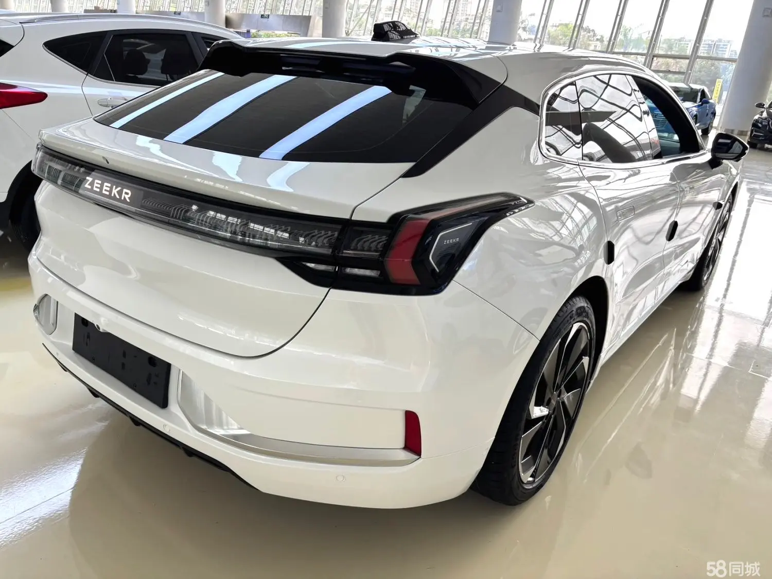 极氪 极氪001 2023 汽车图片 #9