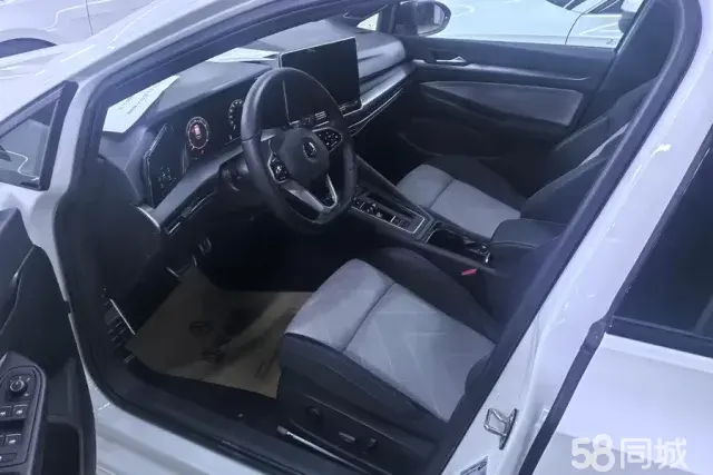 Volkswagen Golf 2024 car image #9