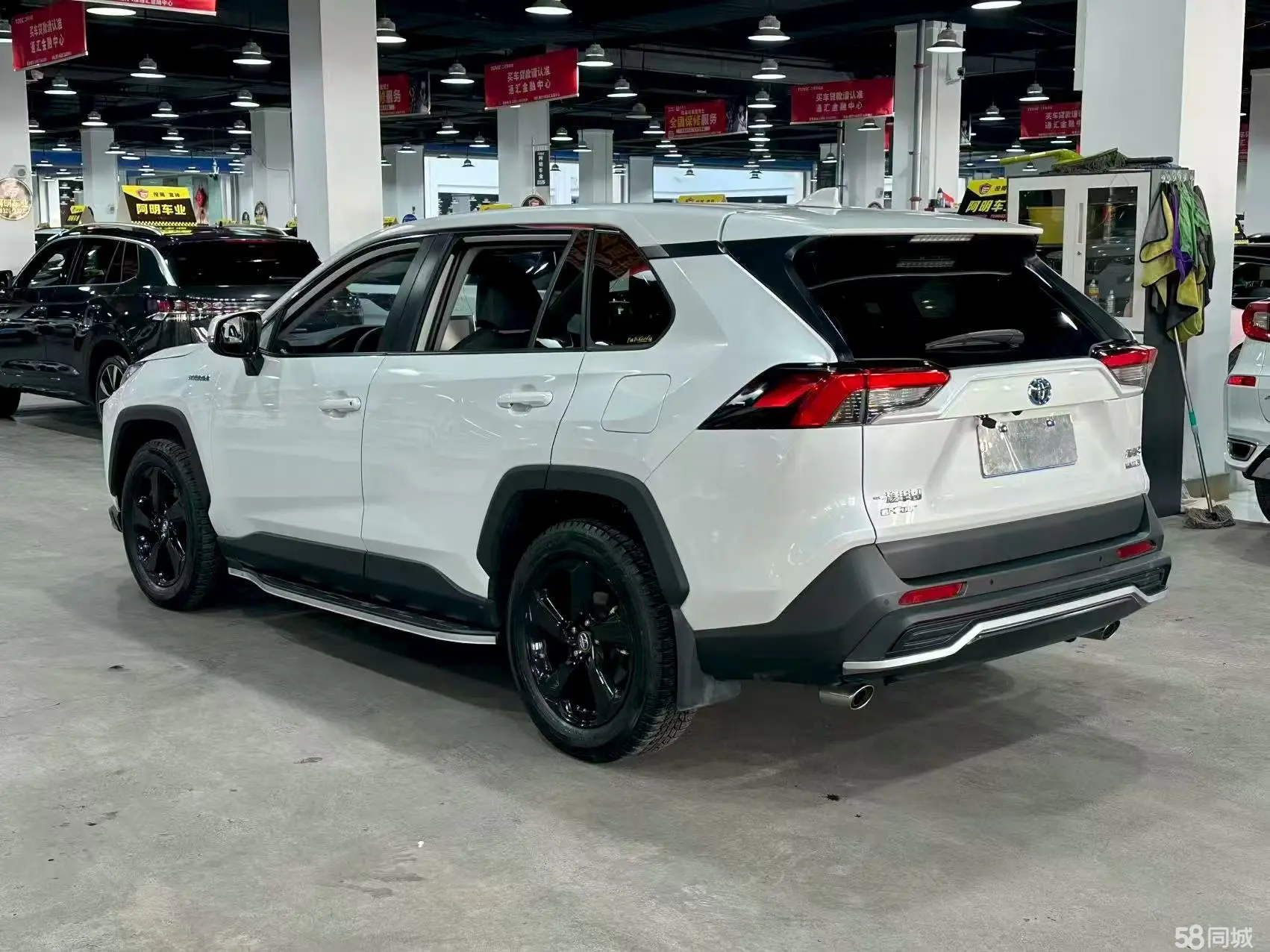 Toyota RAV4 2022 immagine di auto #9