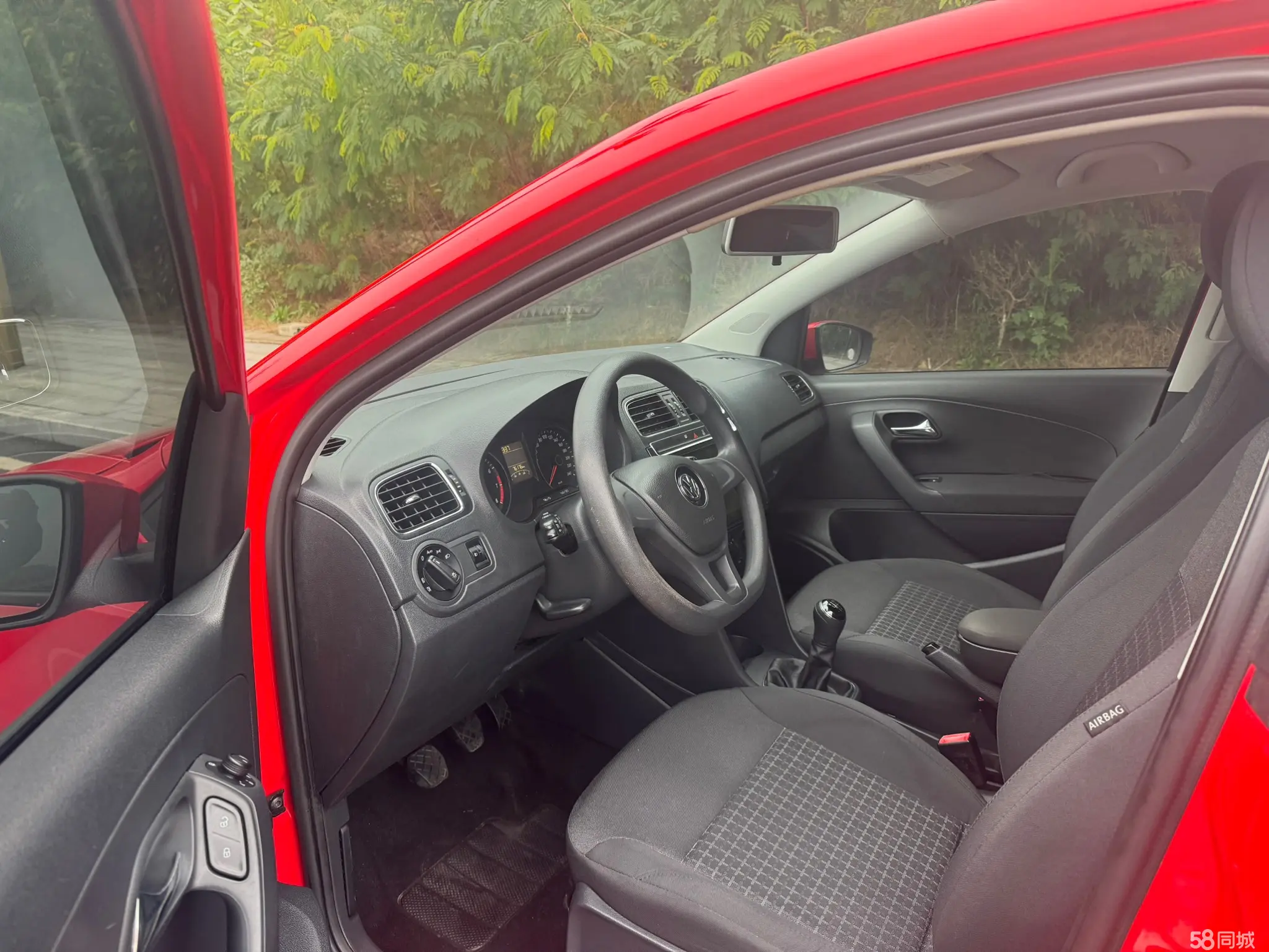 Volkswagen Polo 2015 #9 Volkswagen Polo 2015 car image #9