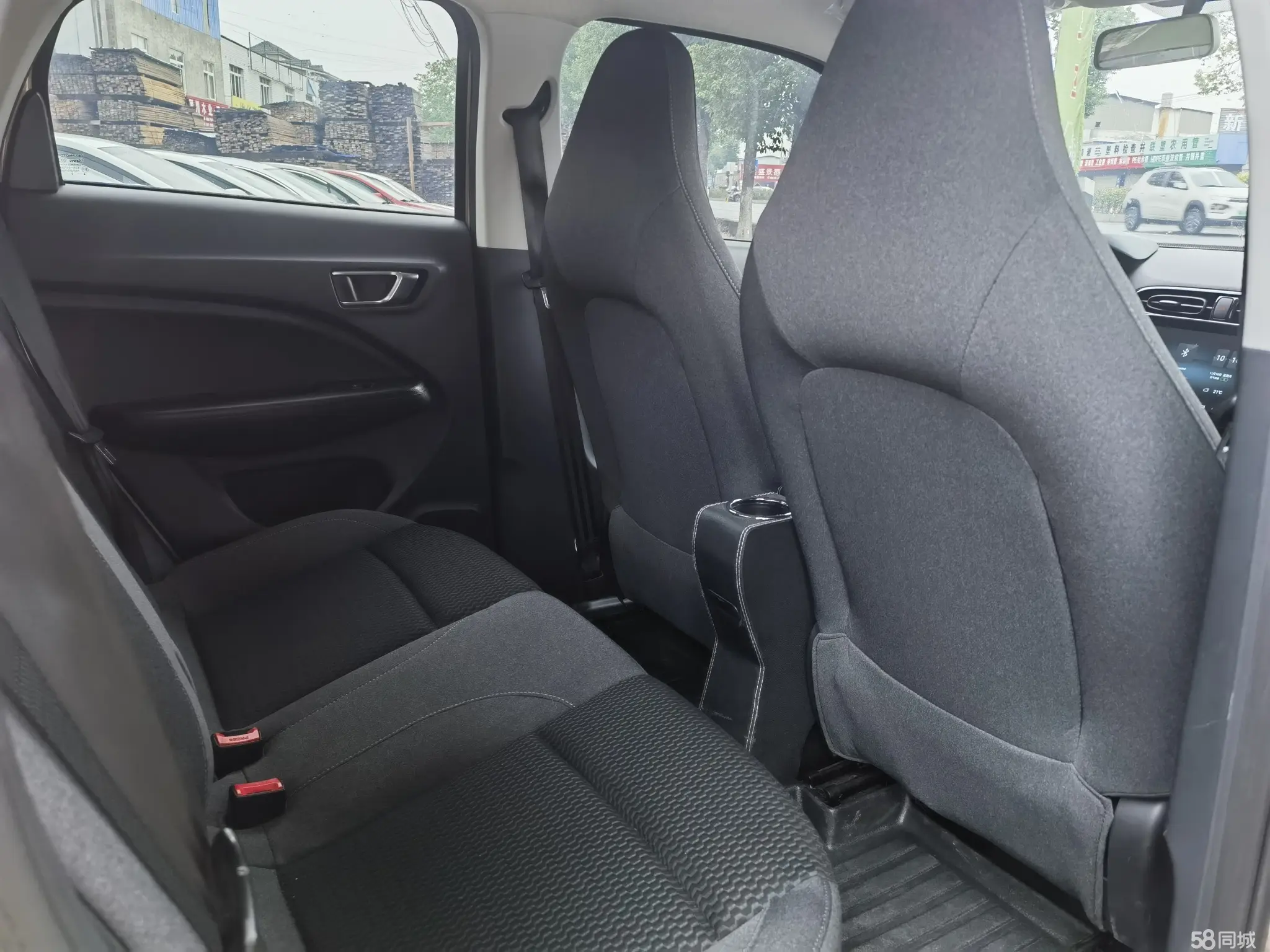 零跑汽车 零跑T03 2022 汽车图片 #9