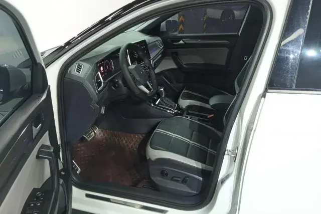 Volkswagen T-Roc 2023 #9 Volkswagen T-Roc 2023 car image #9