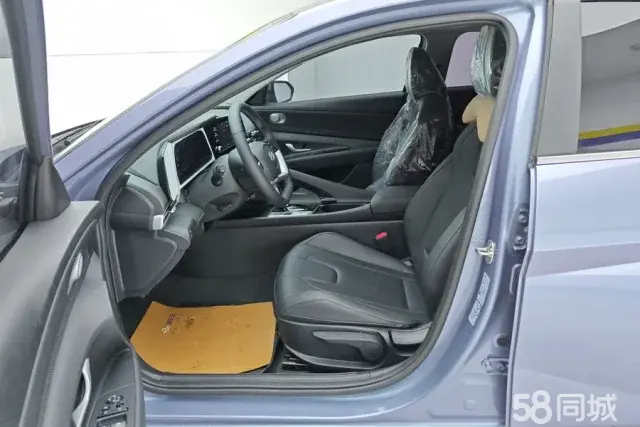 Hyundai Elantra 2025 car image #9