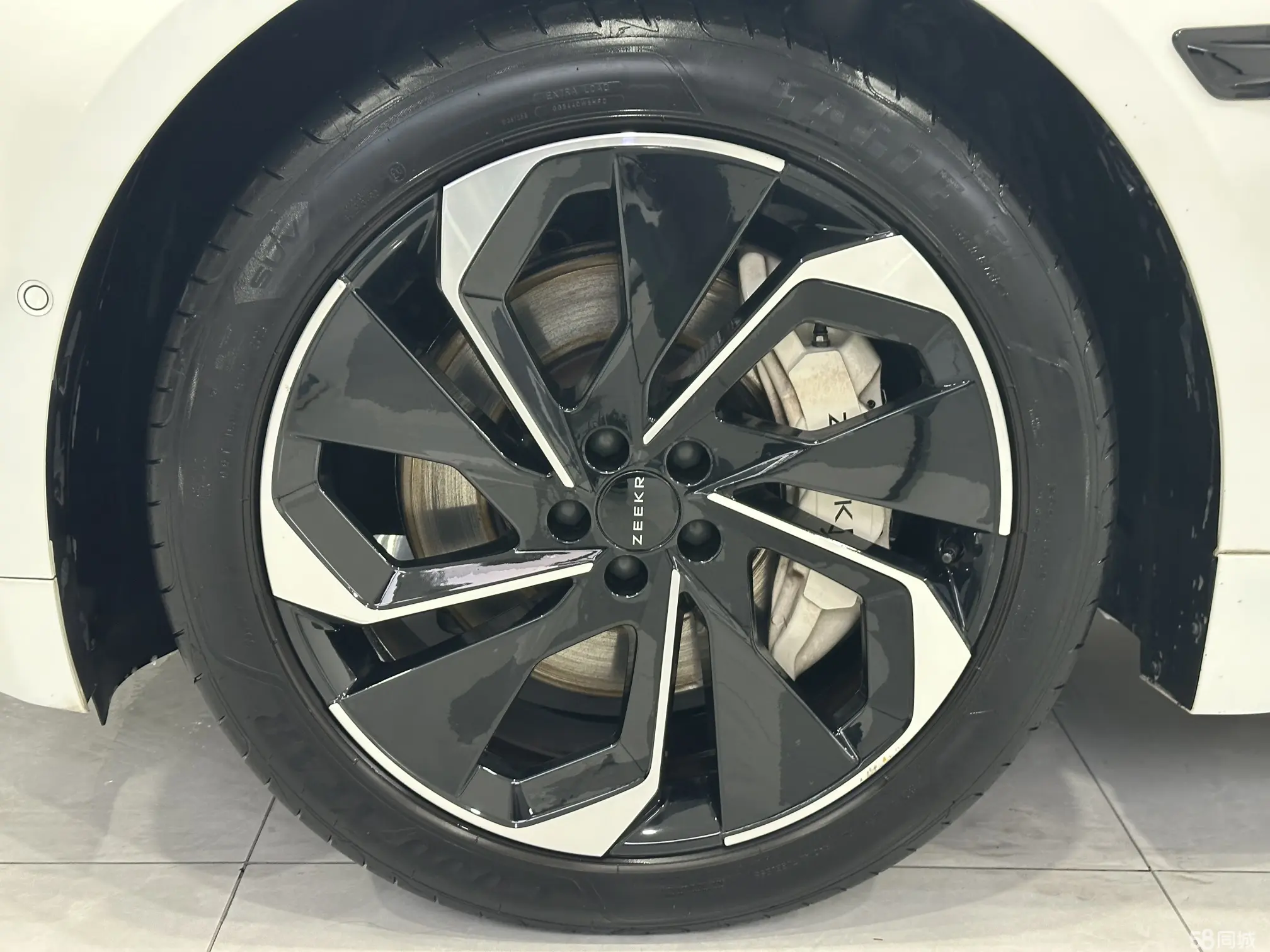 极氪 极氪001 2023 汽车图片 #9