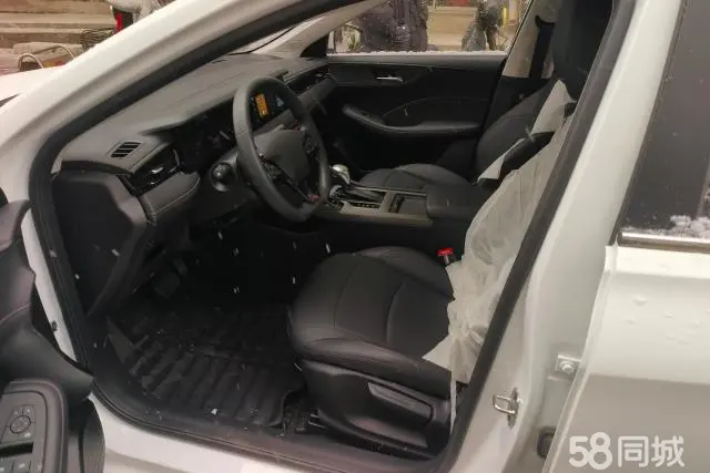 Roewe i5 2025 car image #9