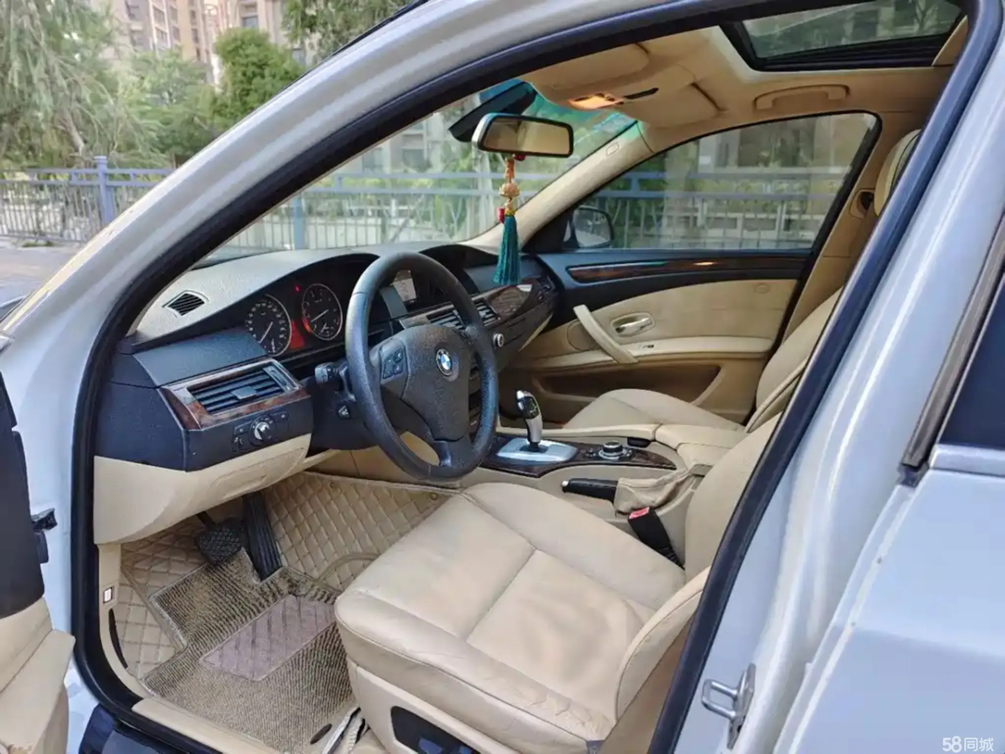BMW 5 Series 2010 #9 BMW 5 Series 2010 car image #9