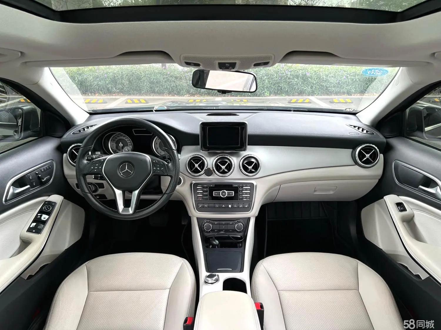 Mercedes-Benz GLA Class 2016 immagine di auto #9