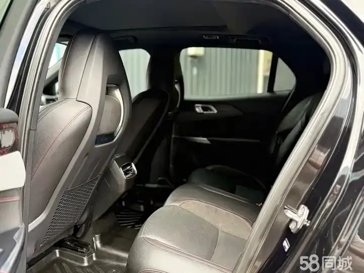 Lynk & Co 03 2019 #9 Lynk & Co 03 2019 car image #9