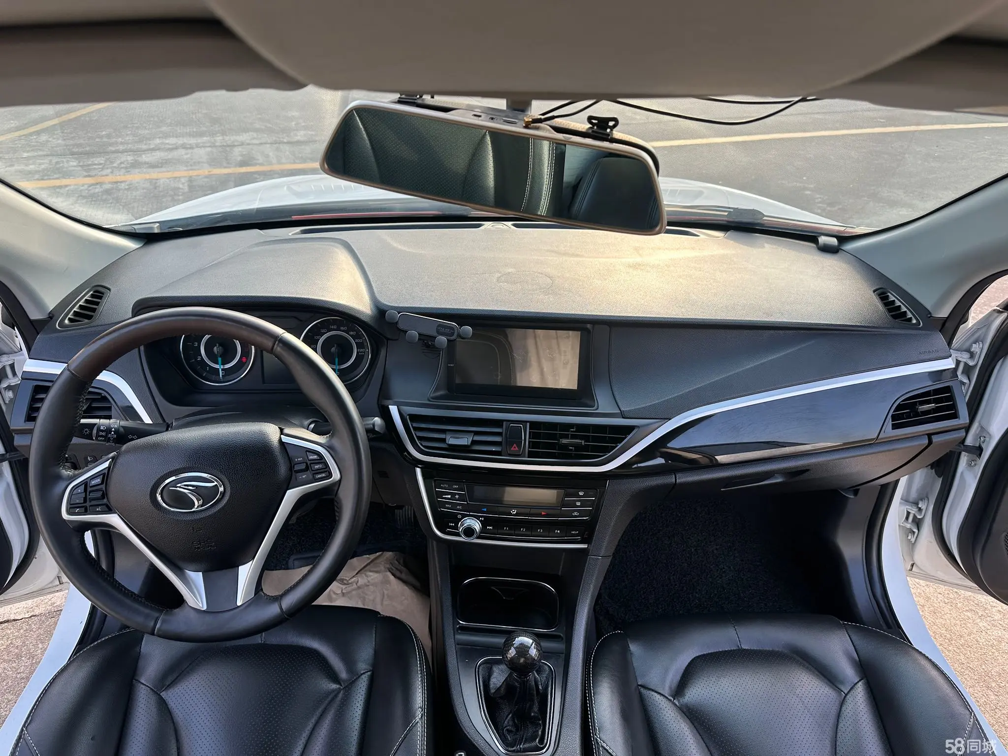 Soueast V5 Lingzhi 2017 #9 Soueast V5 Lingzhi 2017 car image #9