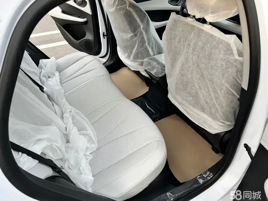 BYD Seal 05 DM-i 2025 car image #9