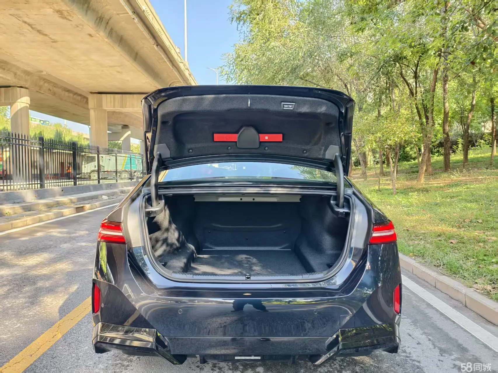 BMW 5 Series 2025 #9 BMW 5 Series 2025 car image #9