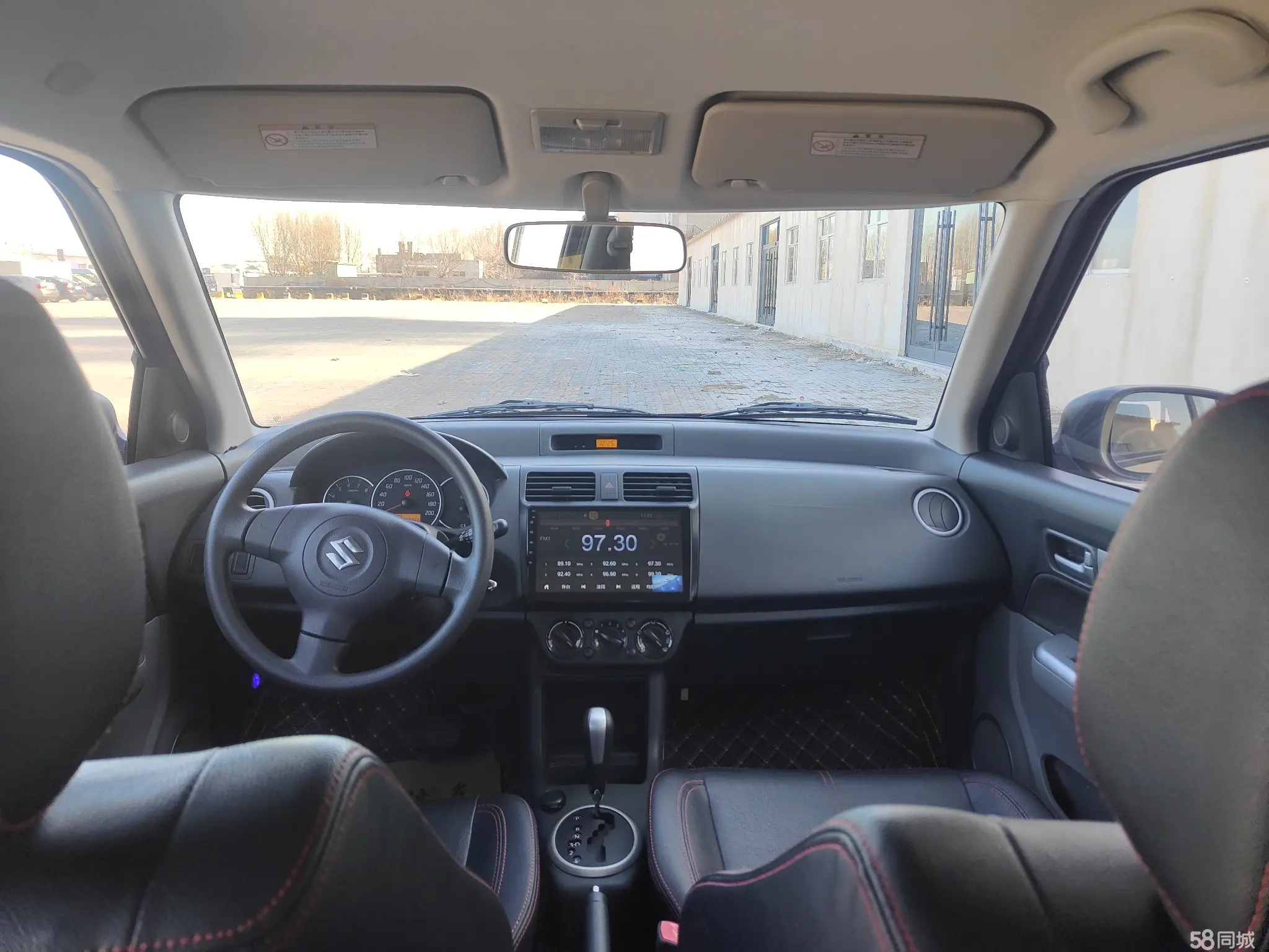 Suzuki Swift 2016 car image #9