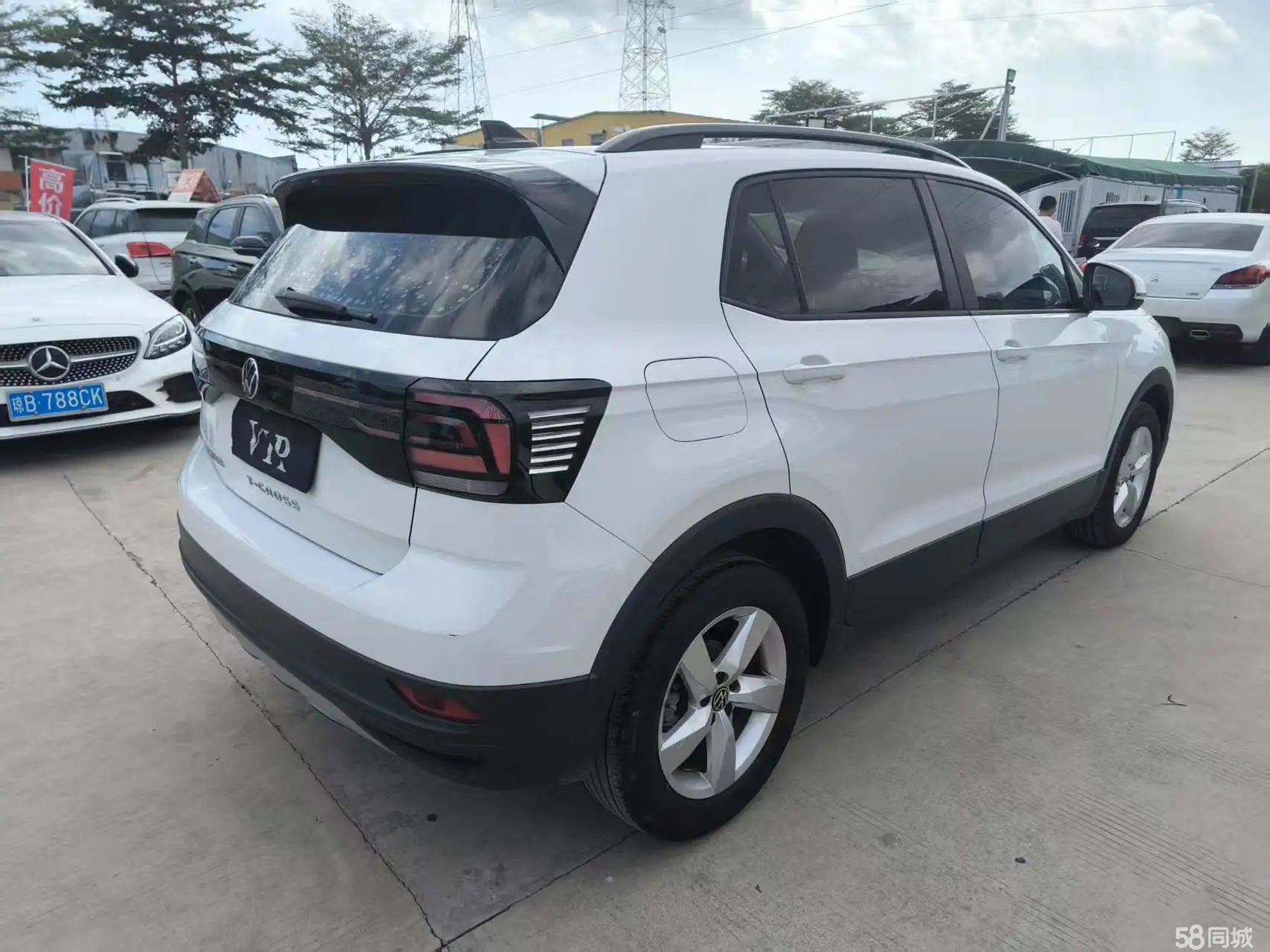Volkswagen T-Cross 2023 car image #9