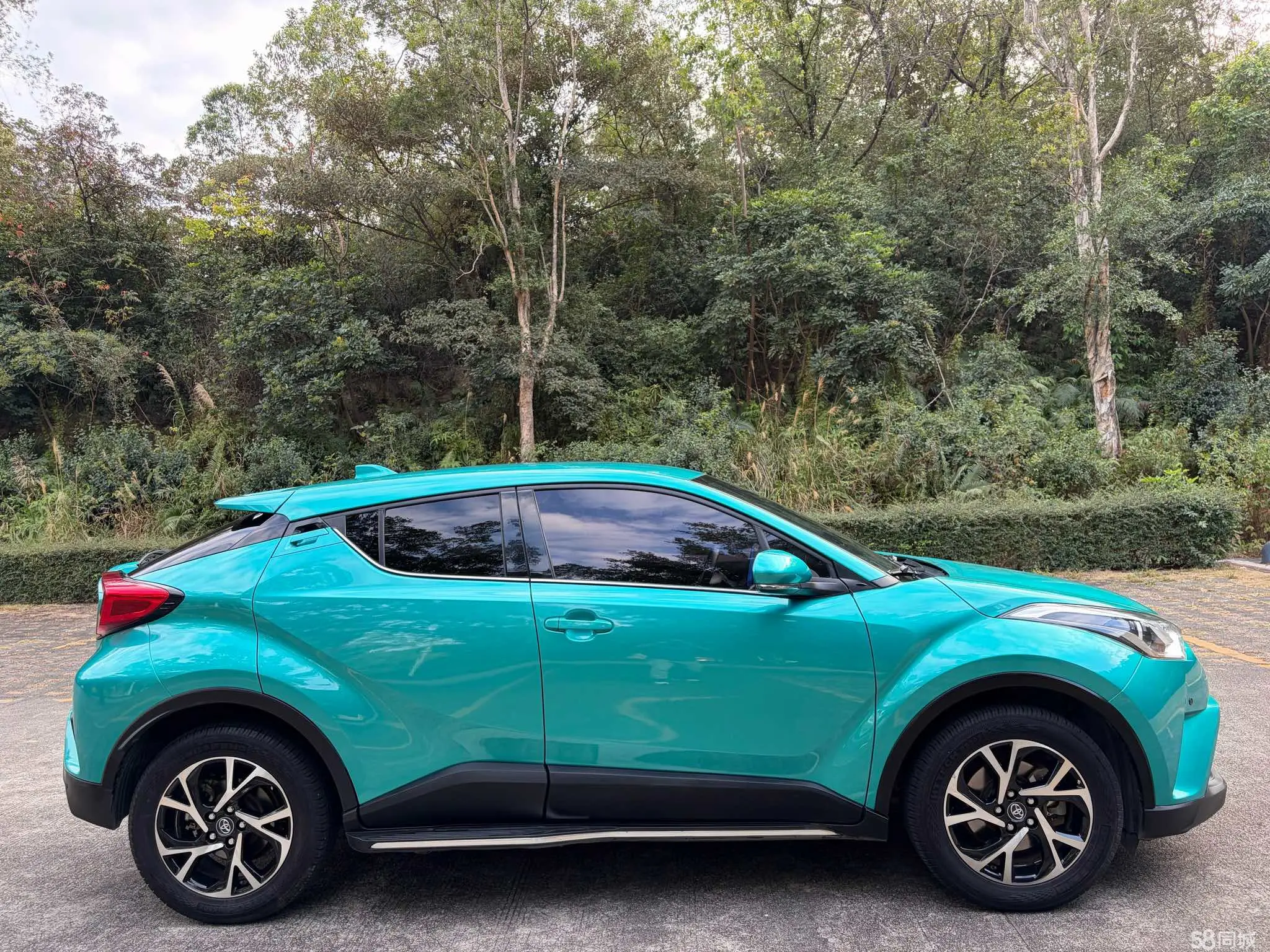 Toyota C-HR 2019 immagine di auto #9