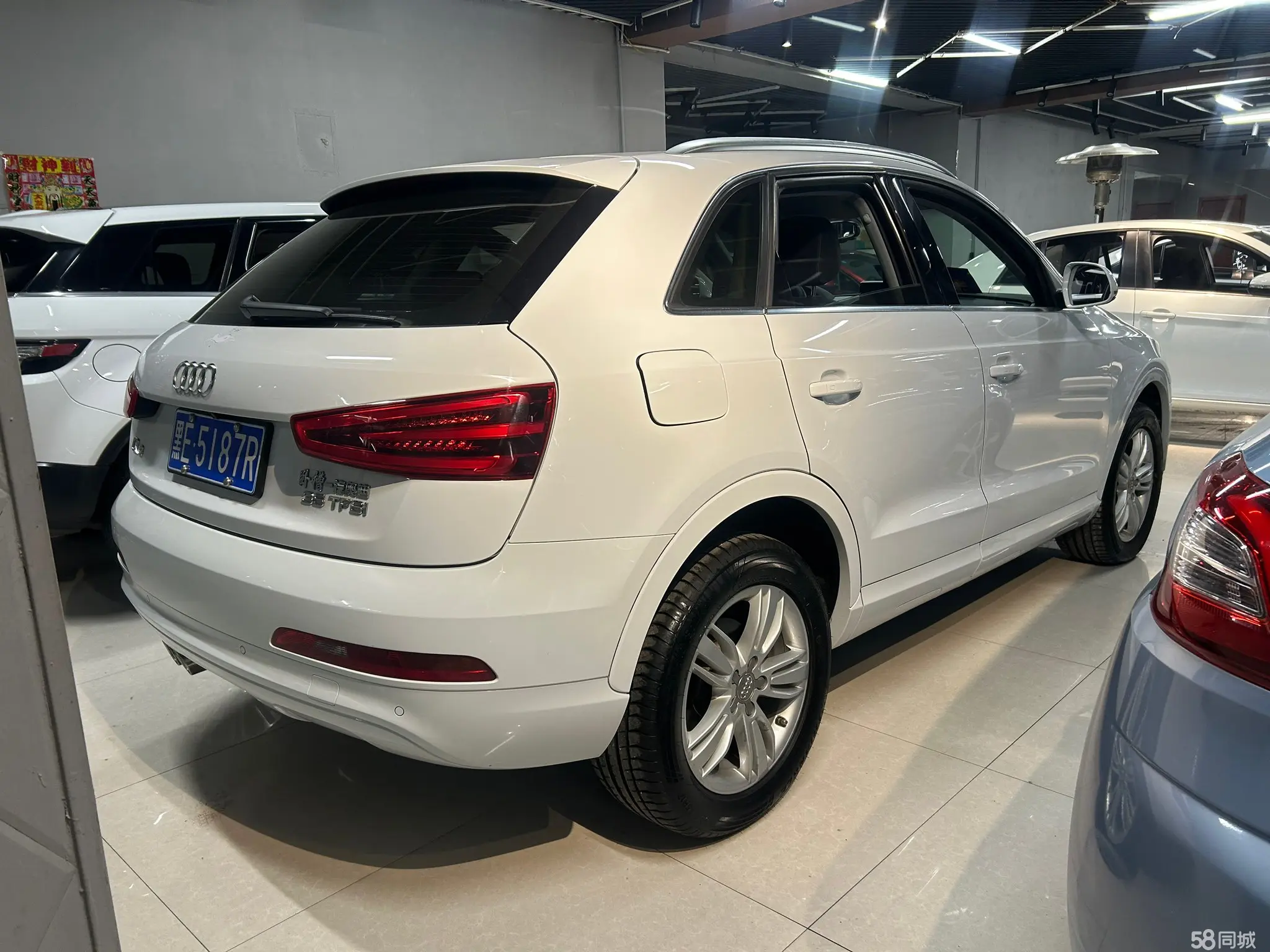 Audi Q3 2015 car image #9