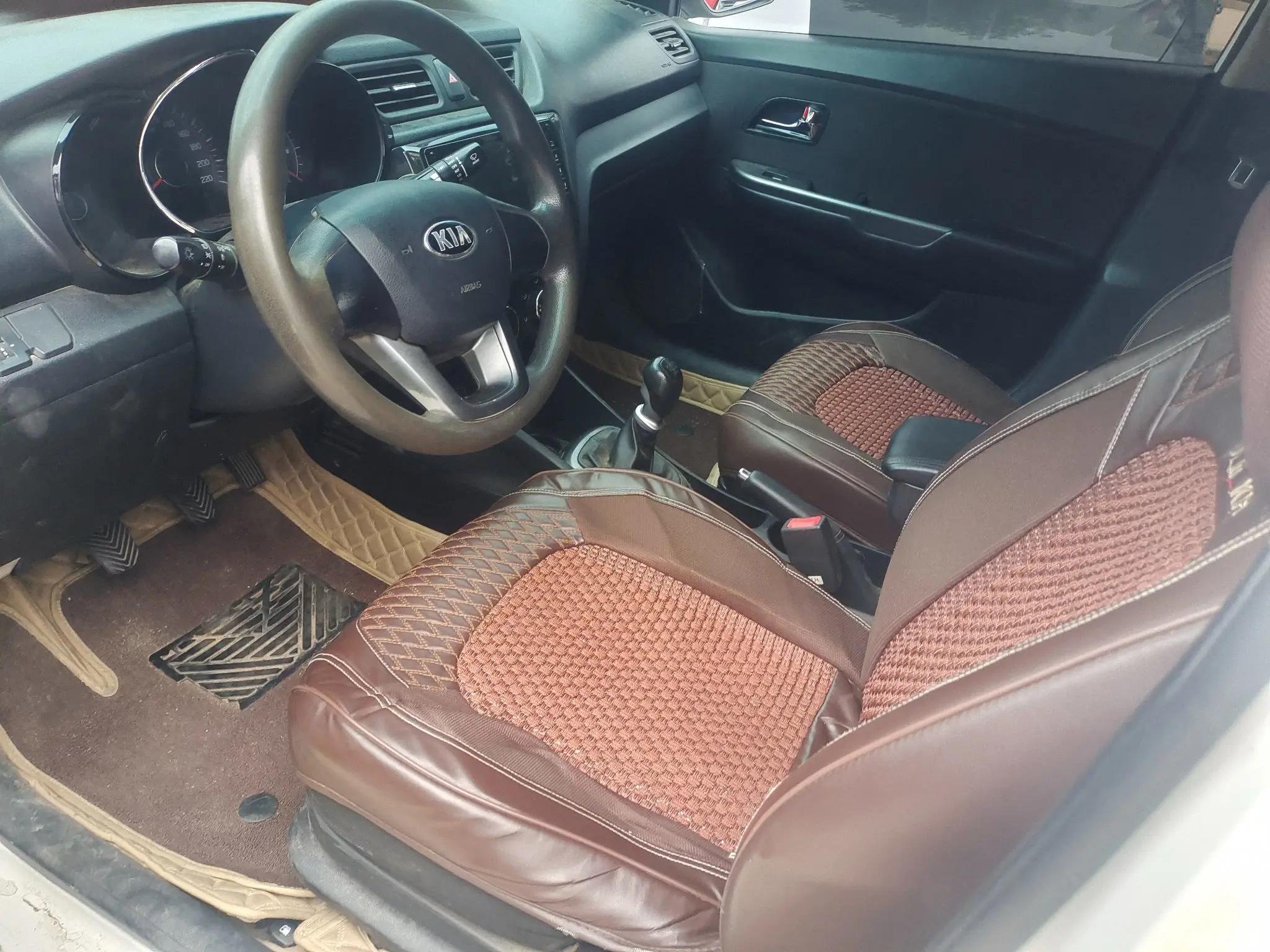 起亚 起亚K2 2012 汽车图片 #9