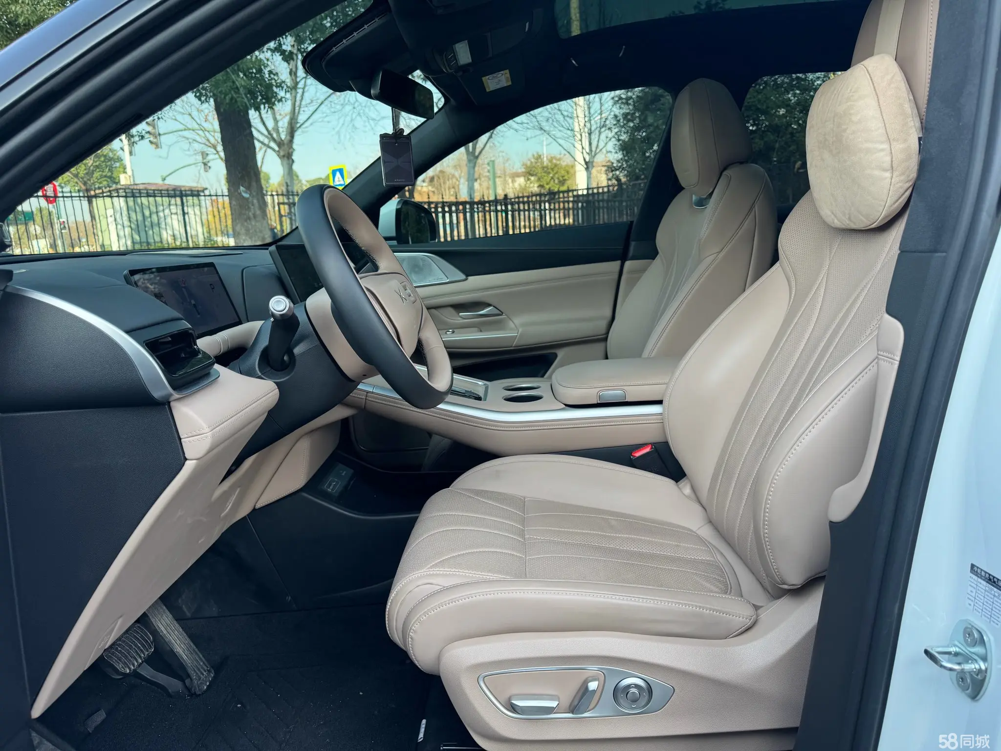 Xpeng G9 2025 #9 Xpeng G9 2025 car image #9