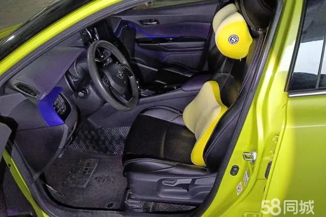 Toyota C-HR 2019 car image #9