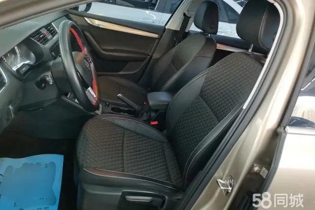 Skoda Octavia 2019 car image #9