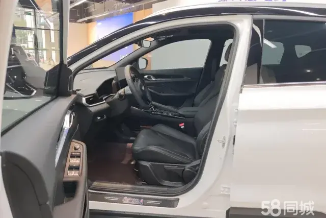 GEELY Coolray 2025 صورة سيارة #9