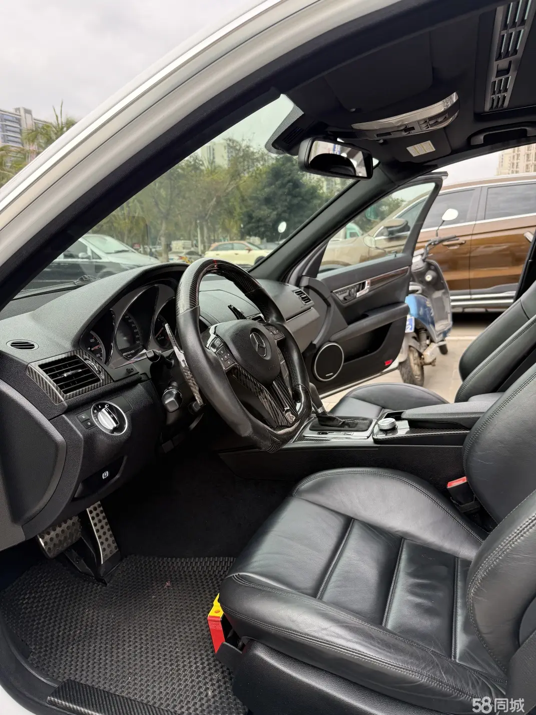 Mercedes-Benz C AMG 2011 car image #9