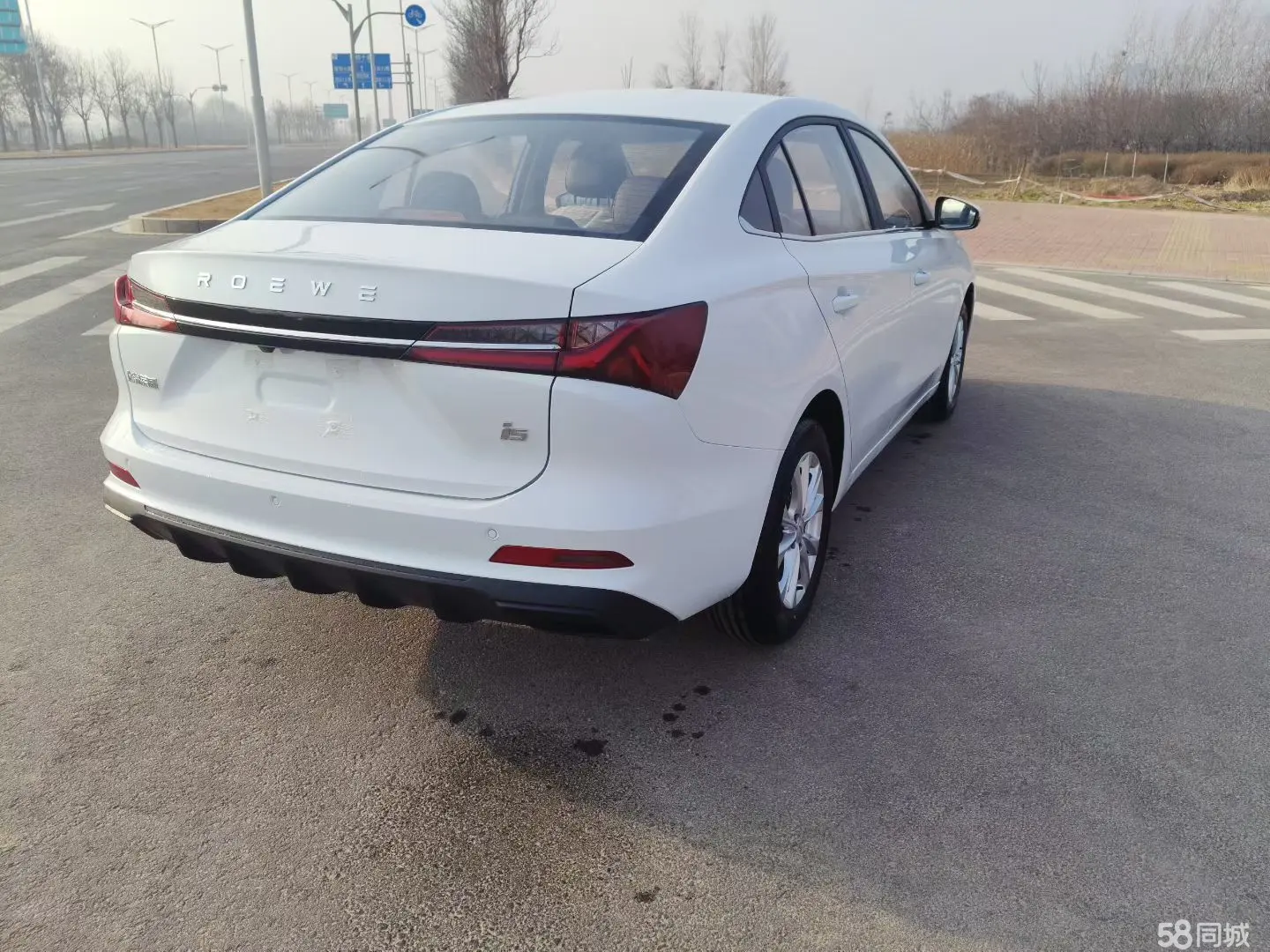 Roewe i5 2026 car image #9