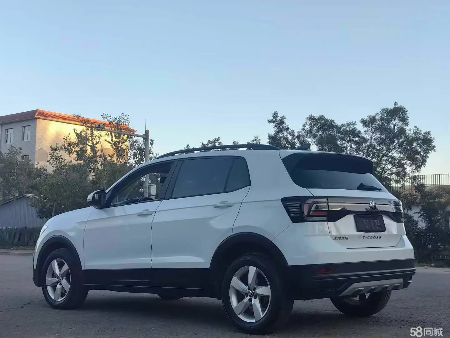 Volkswagen T-Cross 2023 car image #9