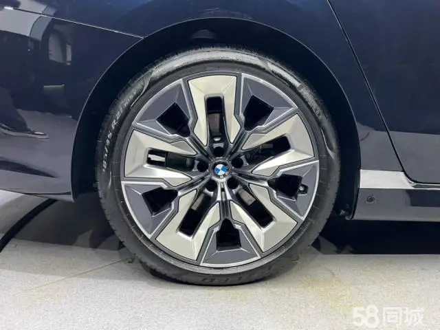 BMW 7 Series 2024 immagine di auto #9