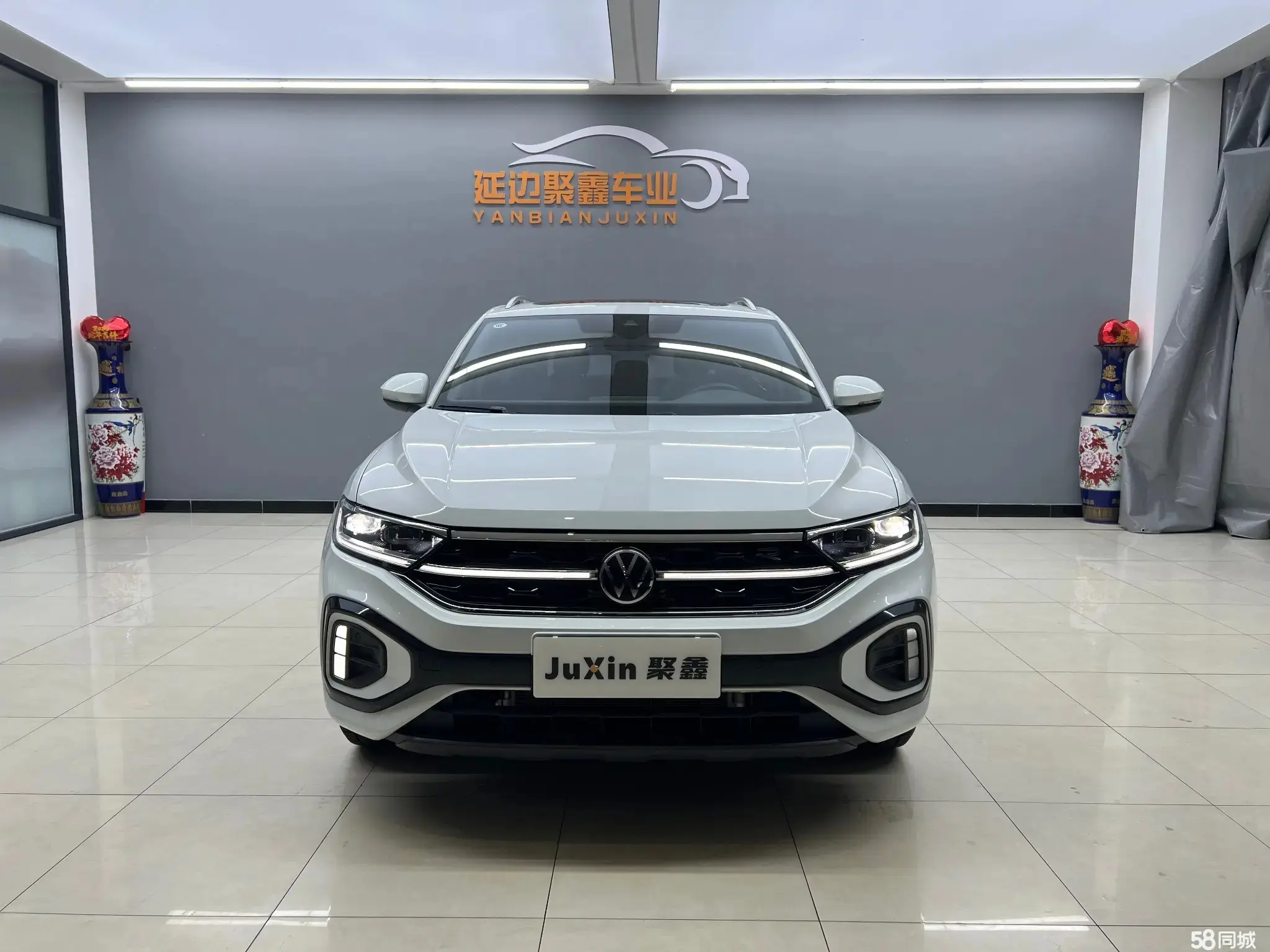 Volkswagen T-Roc 2023 immagine di auto #9