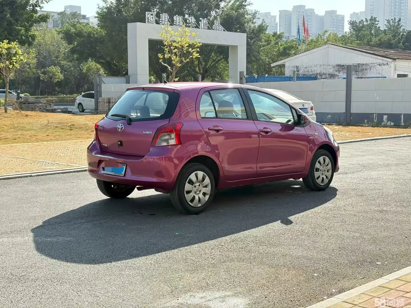 Toyota Yaris 2012 изображение автомобиля #9