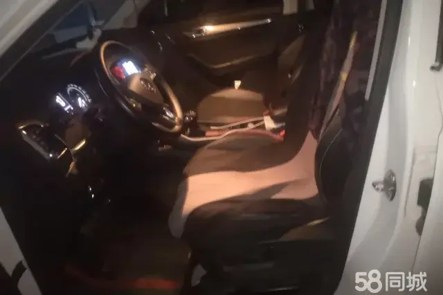 Skoda Karoq 2020 car image #9