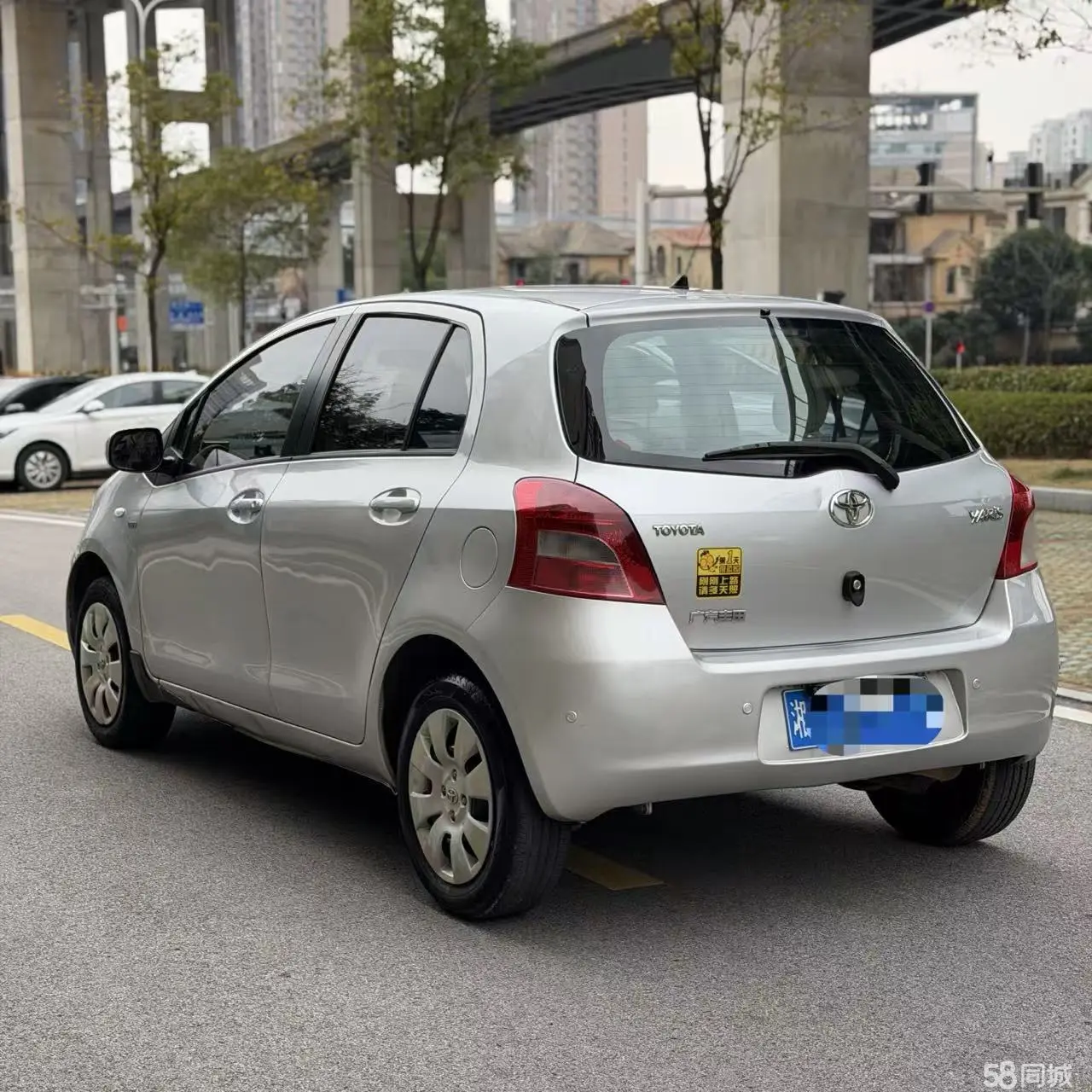 Toyota Yaris 2010 car image #9