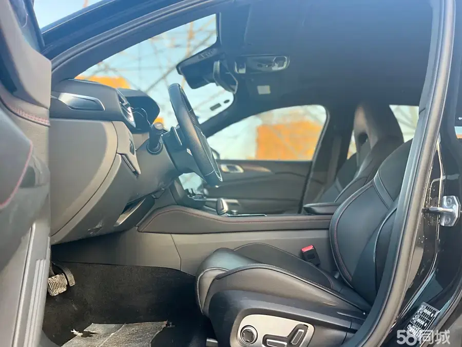 Lynk & Co 03 2018 car image #9