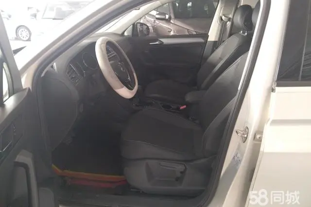 Volkswagen Tiguan L 2021 immagine di auto #9