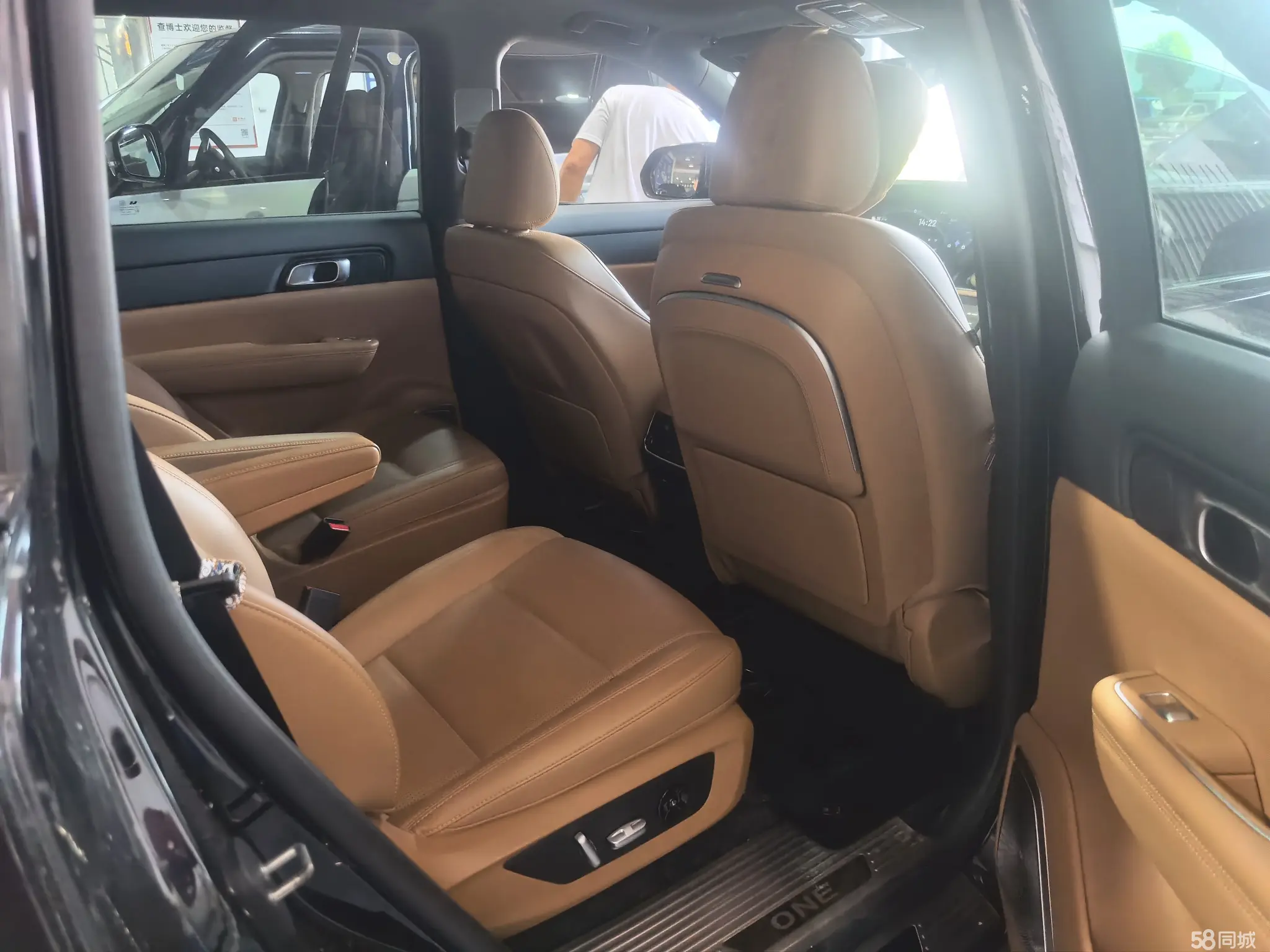 理想汽车 理想ONE 2021 汽车图片 #9