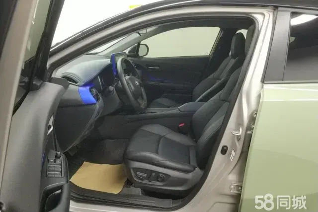 Toyota C-HR 2022 car image #9