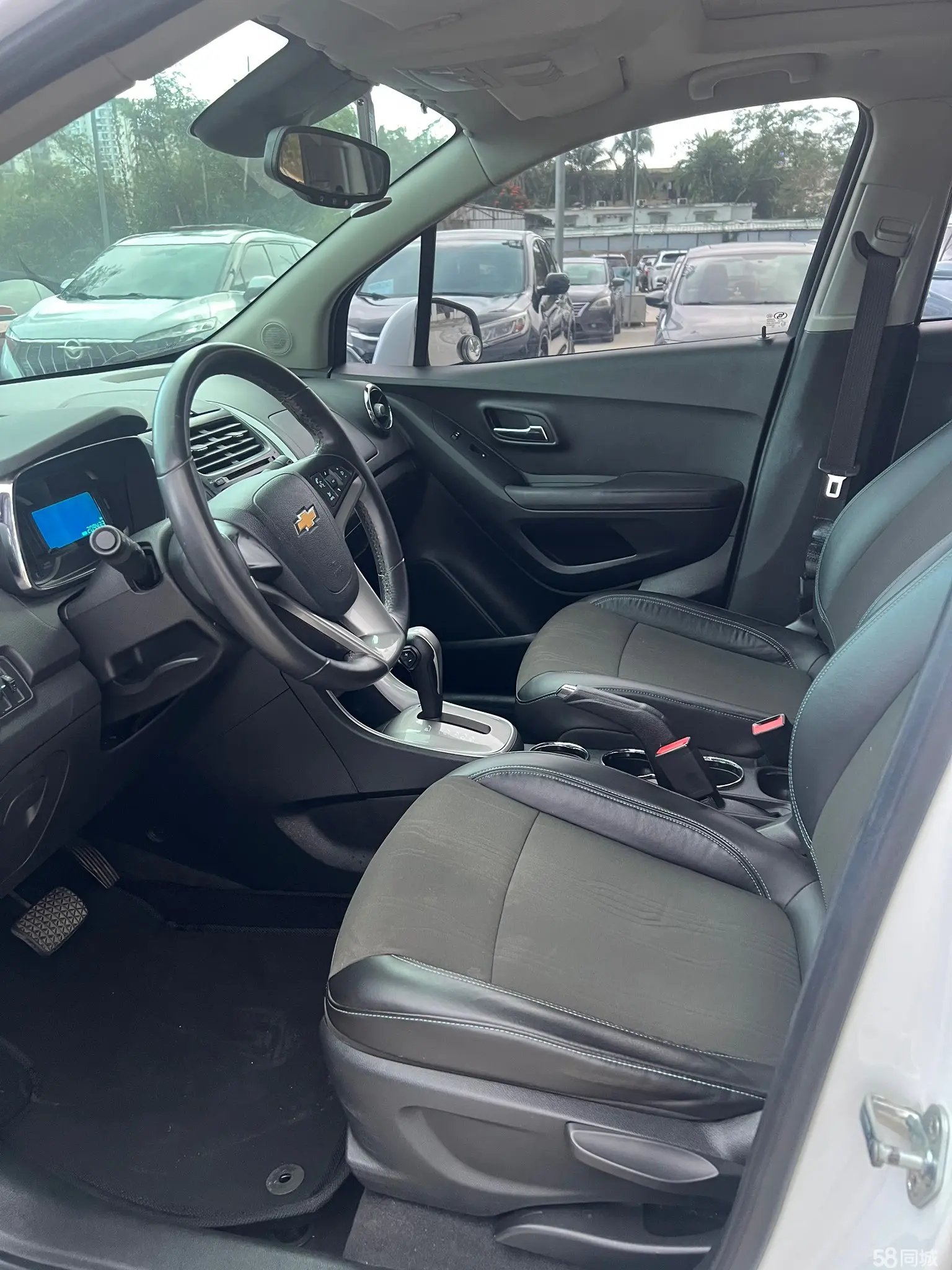 Chevrolet Tracker 2015 изображение автомобиля #9