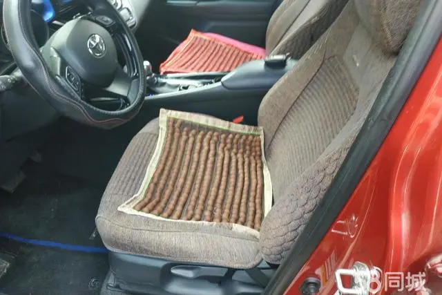 Toyota C-HR 2018 car image #9