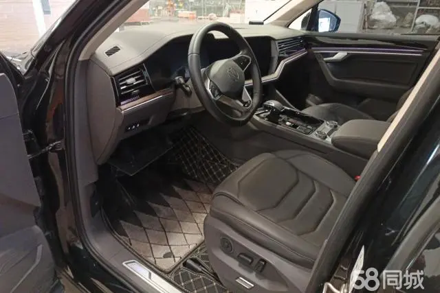 Volkswagen Touareg 2023 car image #9