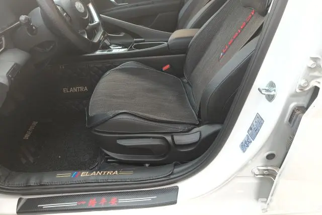 Hyundai Elantra 2023 car image #9
