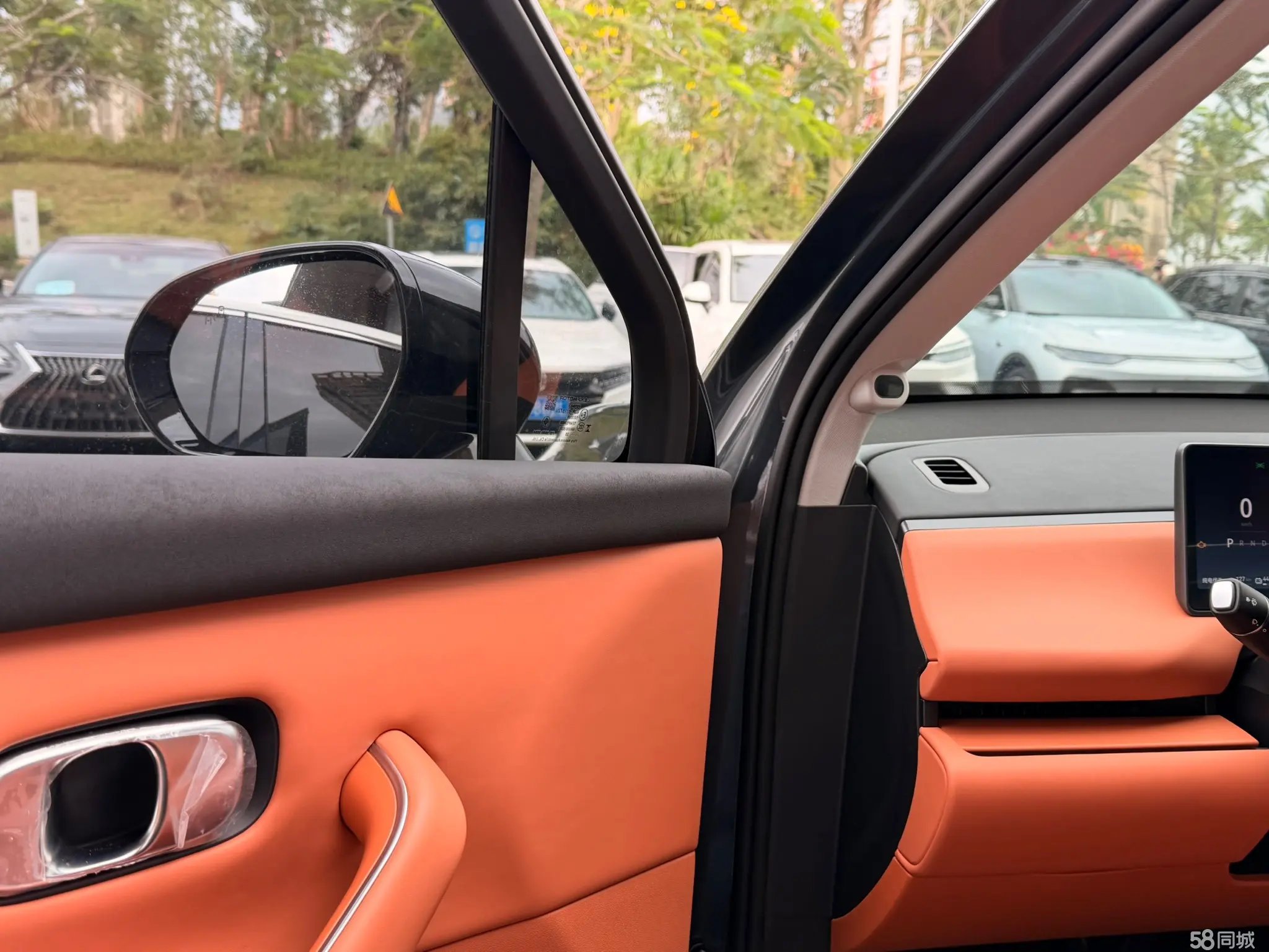 零跑汽车 零跑C16 2025 汽车图片 #9