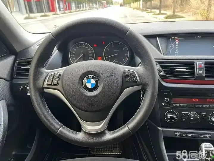 BMW X1 2015 car image #9