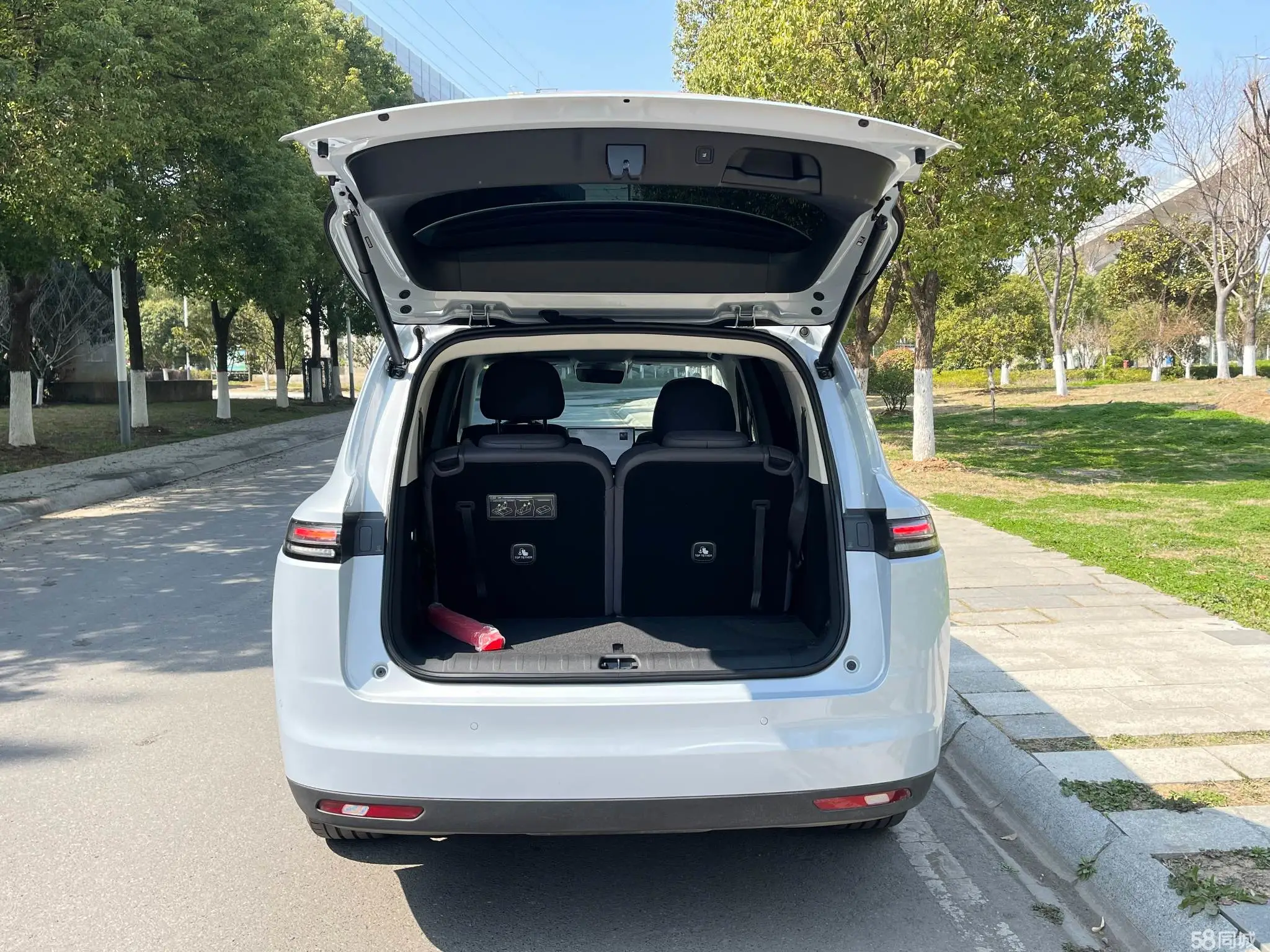 零跑汽车 零跑C16 2025 汽车图片 #9